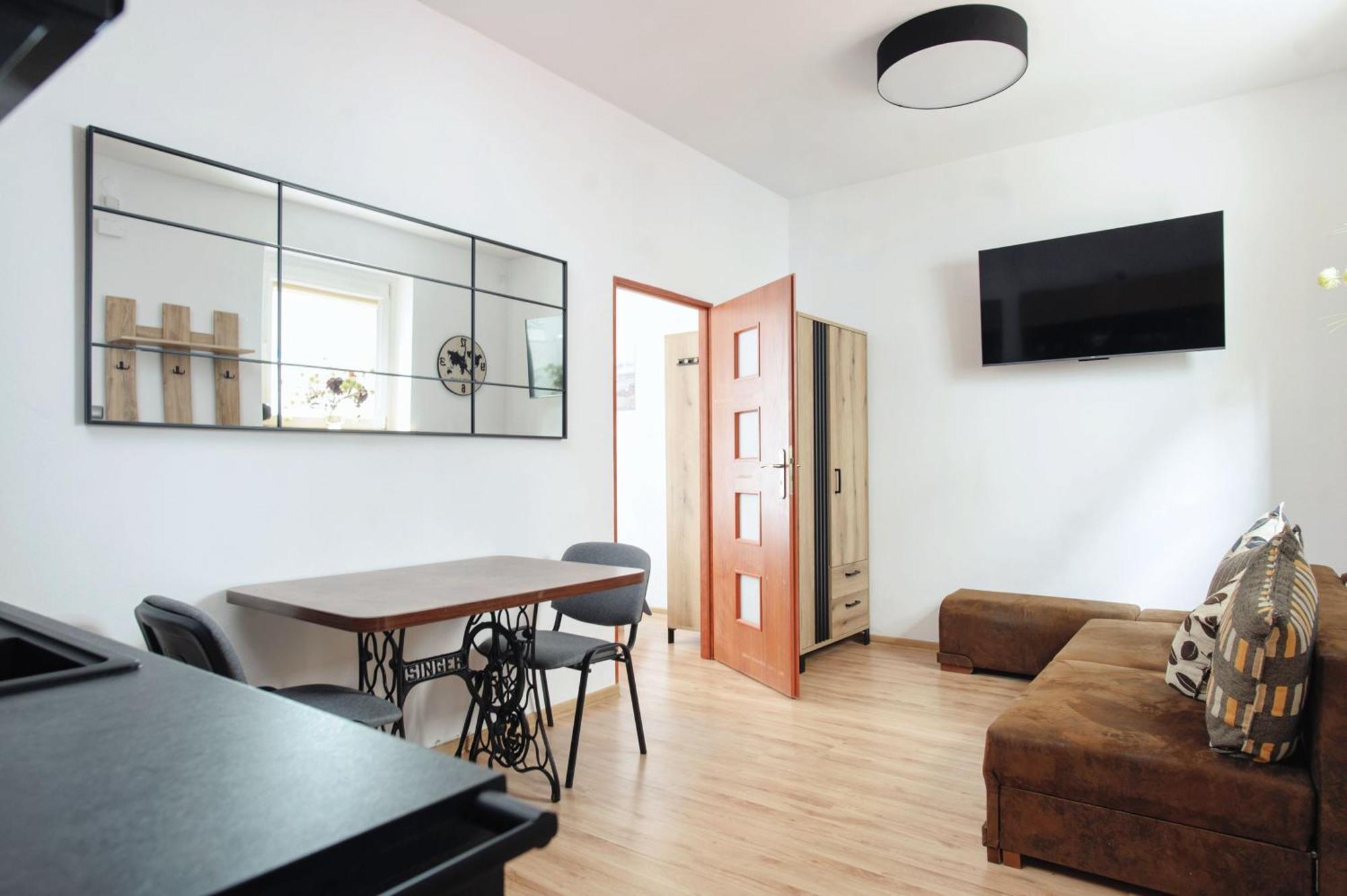 Manpro Bankowa Apartment Thorn